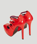 Scarpin vermelho de salto alto