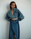 Conjunto jeans de jaqueta e saia