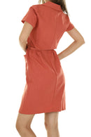 Vestido chemise terracota em fundo branco